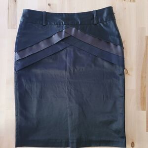 Sexy Pencil Skirt Black SZ 4 Shiny Side Zipper Dressy Date Night